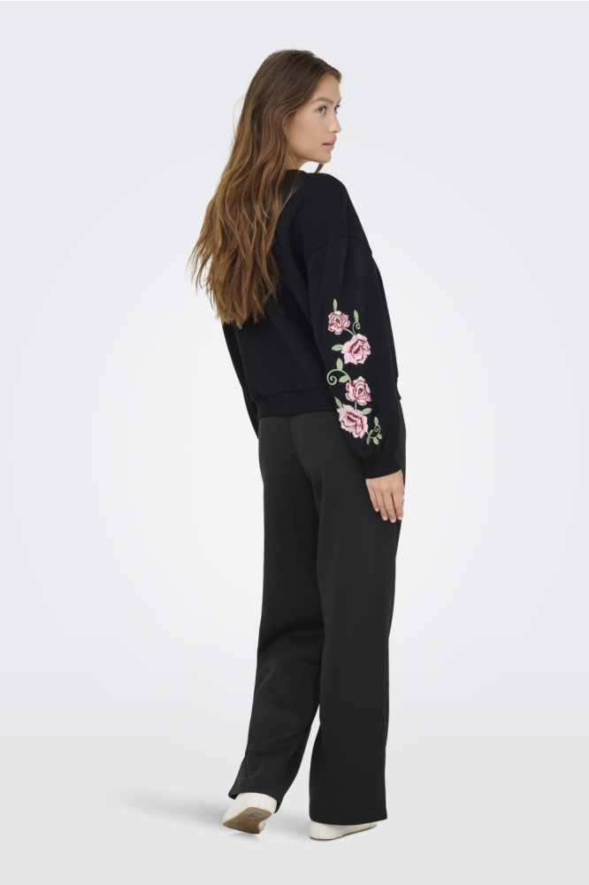Only zwarte dames sweater | Model achteraanzicht