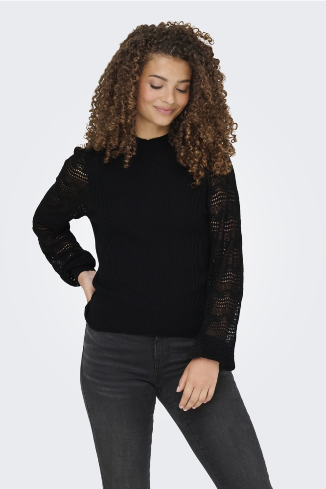 Only zwarte dames trui | Model vooraanzicht