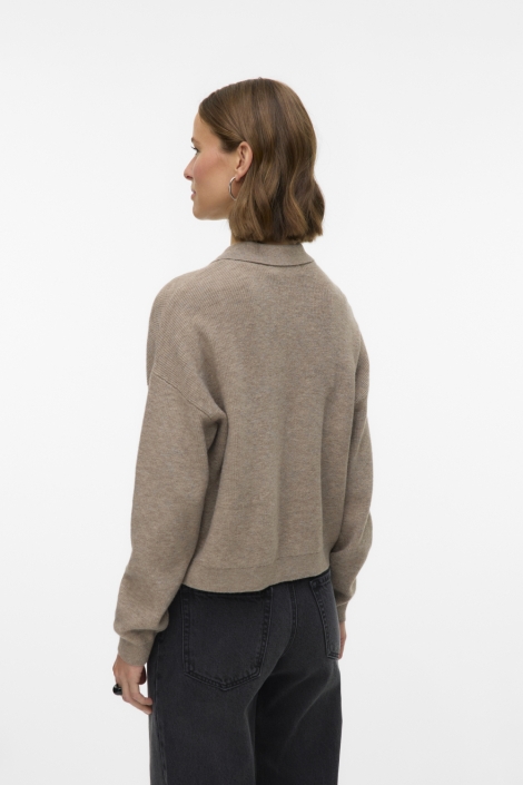 Vero Moda zand dames trui | Model achteraanzicht