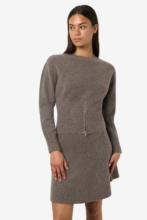 Noisy may bruine dames trui | Model vooraanzicht