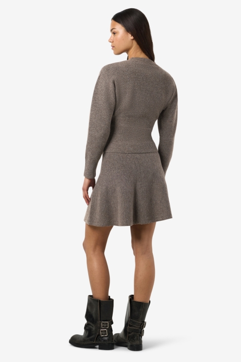 Noisy may bruine dames trui | Model