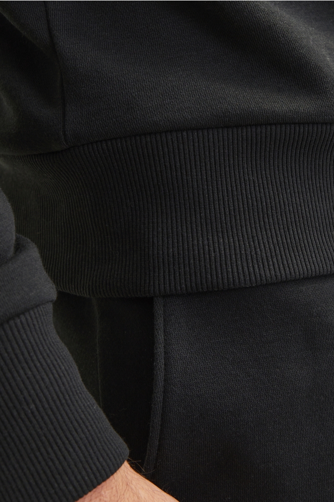JJ Rebel zwarte heren sweater | Close up
