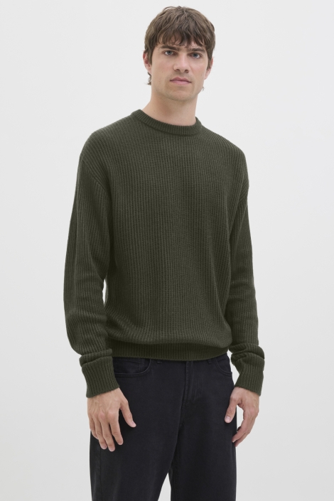 JJ Rebel groene heren trui | Model vooraanzicht