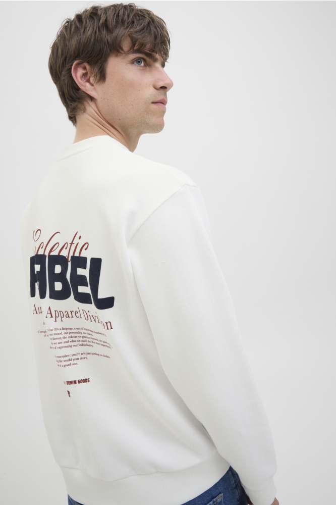 JJ Rebel witte heren sweater | Model achteraanzicht