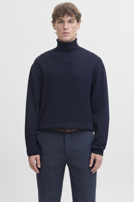 Jack & Jones blauwe heren trui | Model vooraanzicht