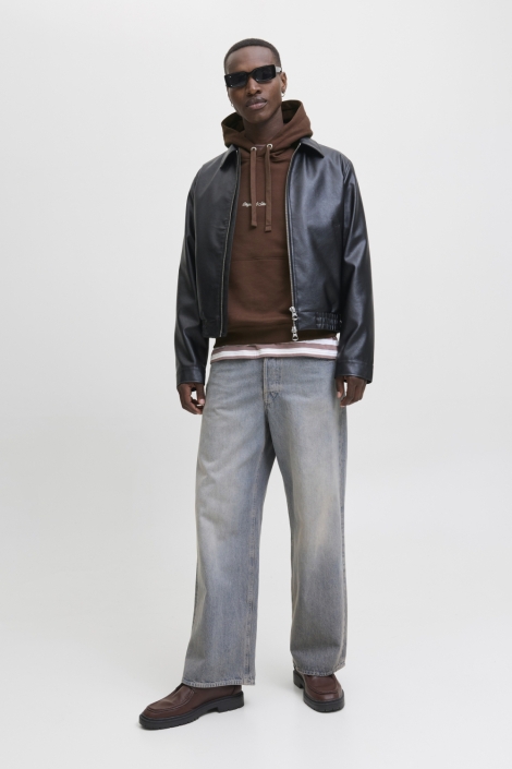 Jack & Jones bruine heren sweater | Model vooraanzicht