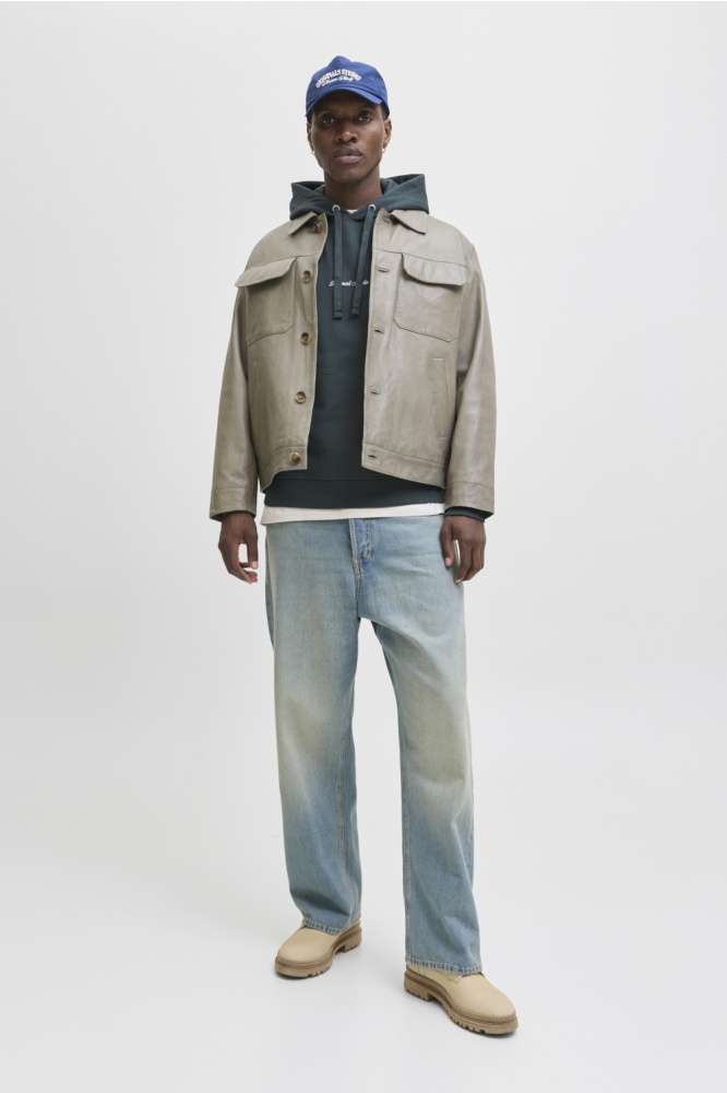 Jack & Jones groene heren sweater | Sfeerbeeld, In situatie