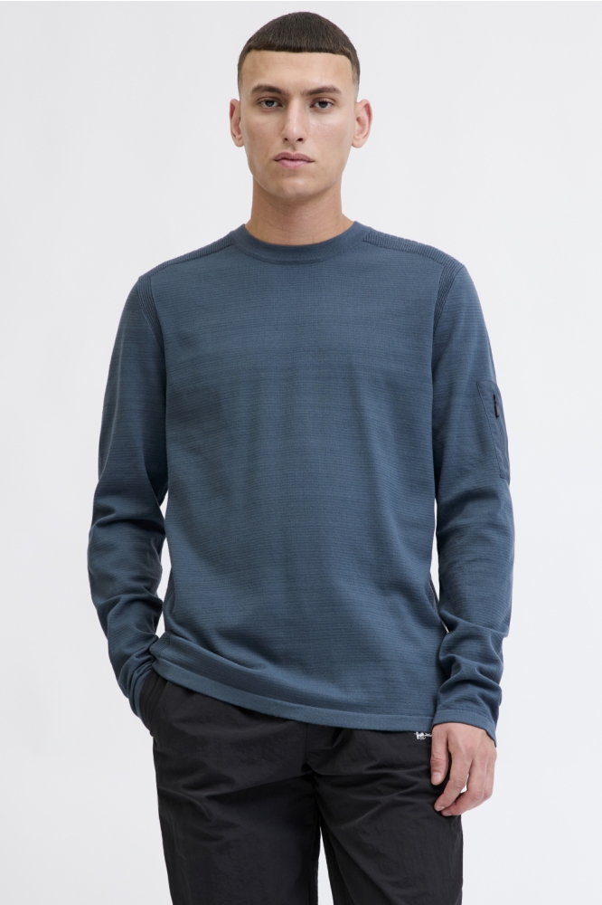 Jack & Jones blauwe heren trui | Model vooraanzicht
