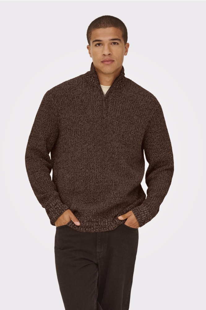 Only & Sons cognac heren trui | Model vooraanzicht