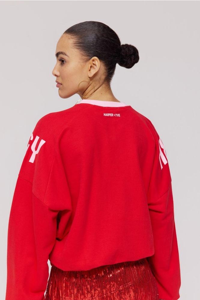 Harper & Yve rode dames sweater | Model achteraanzicht