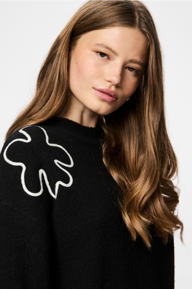 Pieces zwarte dames trui | Close up