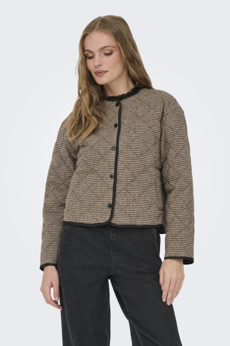 Jacqueline de Yong bruine dames jas | Model vooraanzicht