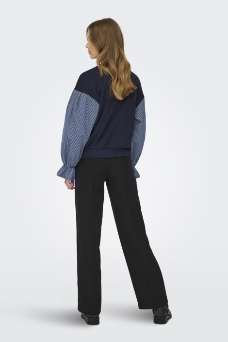 Only blauwe dames sweater | Model achteraanzicht