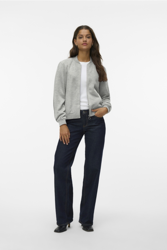 Vero Moda grijze dames jas | Model vooraanzicht