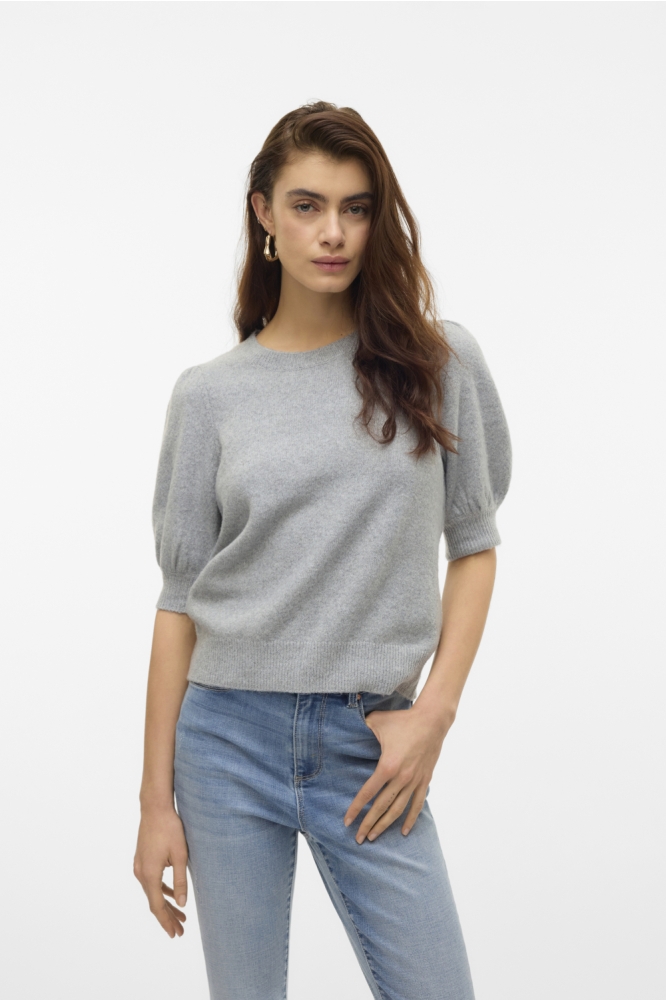 Vero Moda grijze dames trui | Model vooraanzicht