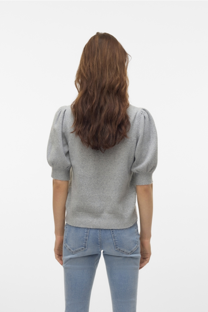 Vero Moda grijze dames trui | Model achteraanzicht