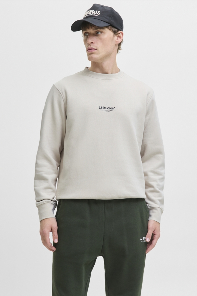 Jack & Jones beige heren sweater | Model vooraanzicht