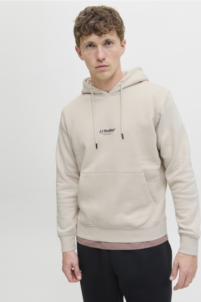 Jack & Jones beige heren sweater | Model vooraanzicht