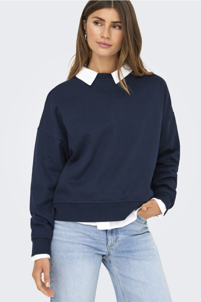 Only blauwe dames sweater | Model vooraanzicht