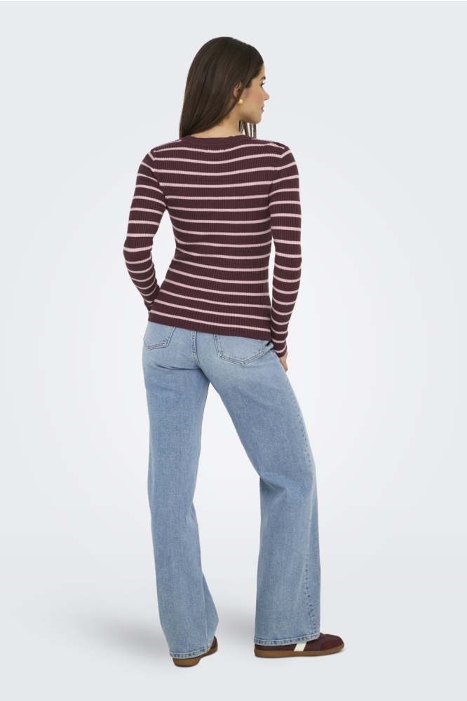 Only bordeaux dames trui | Model achteraanzicht