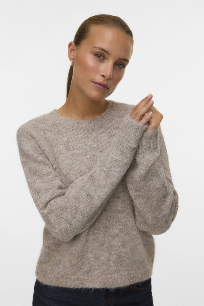 Vero Moda camel dames trui | Model vooraanzicht
