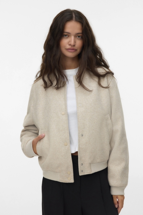 Vero Moda beige dames jas | Model vooraanzicht