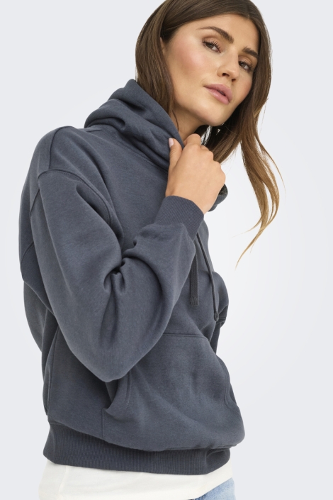 Only blauwe dames sweater | Model zijaanzicht