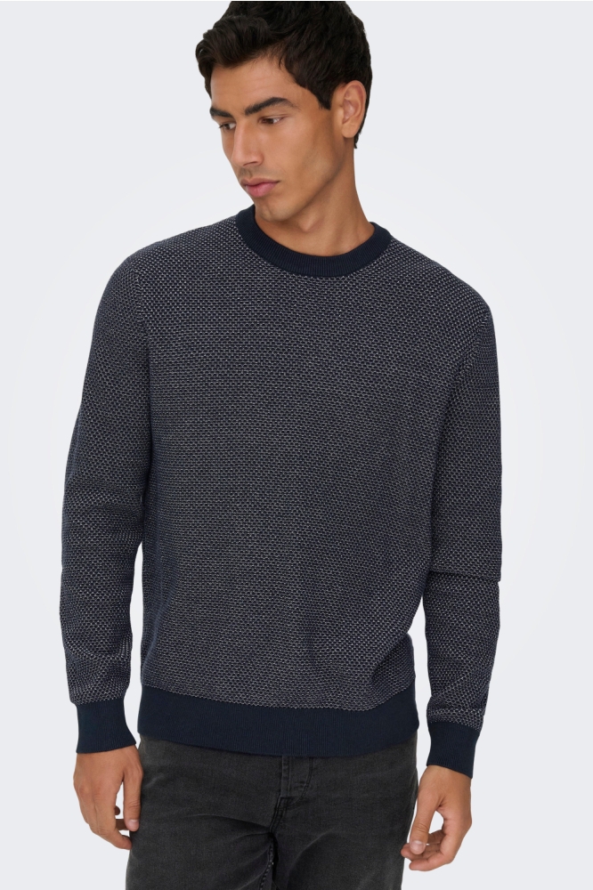 Only & Sons blauwe heren trui | Model vooraanzicht