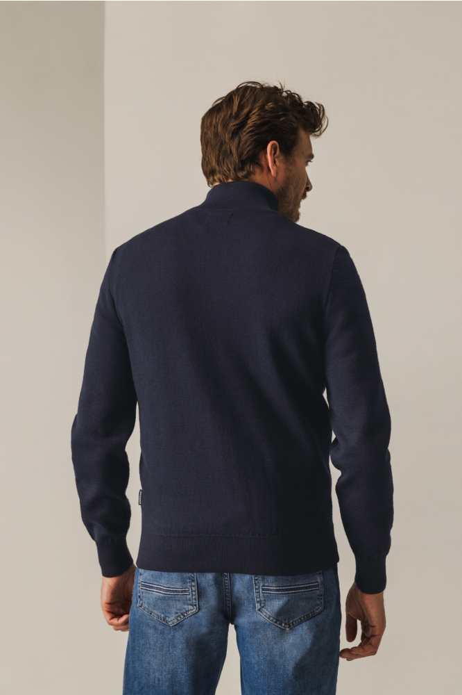 State of Art blauwe heren vest | Model achteraanzicht