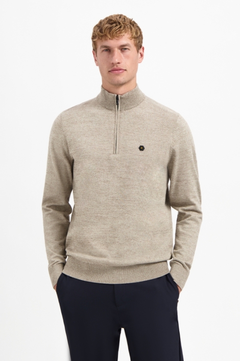 NO-EXCESS beige heren trui | Model vooraanzicht