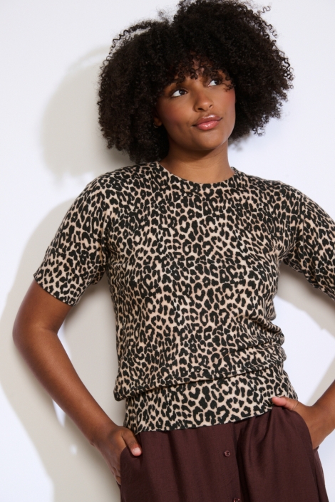 LolaLiza beige dames t-shirt | Model vooraanzicht
