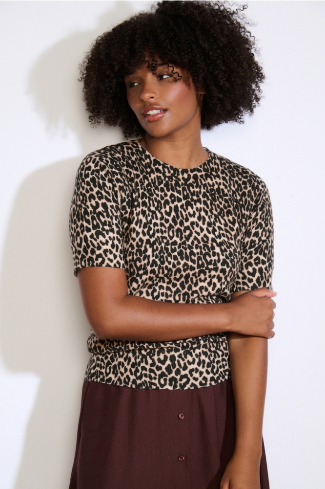 LolaLiza beige dames t-shirt | Model vooraanzicht
