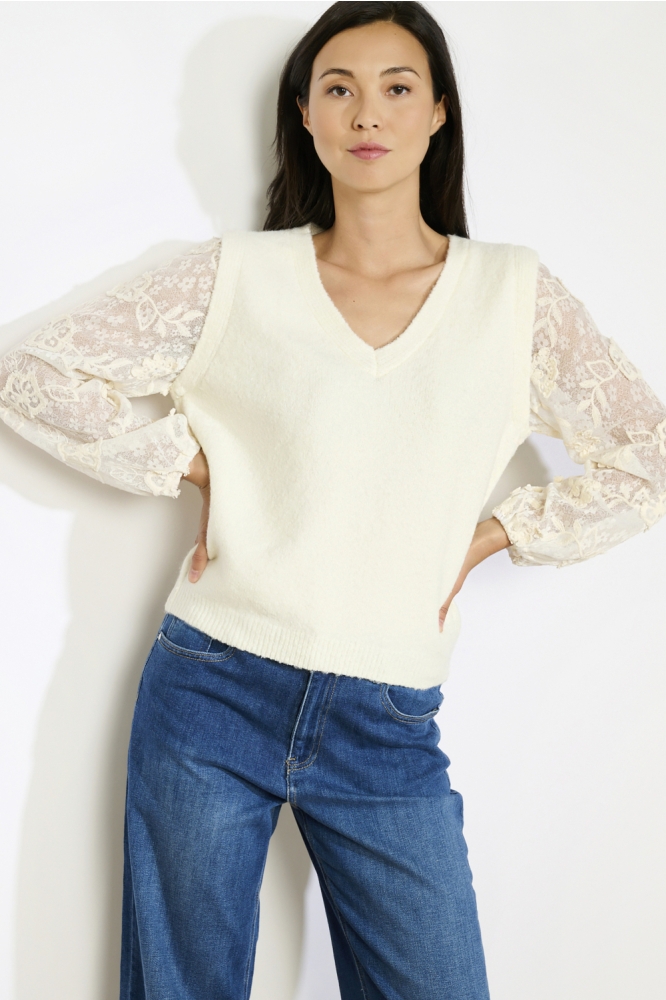 LolaLiza beige dames trui | Model vooraanzicht