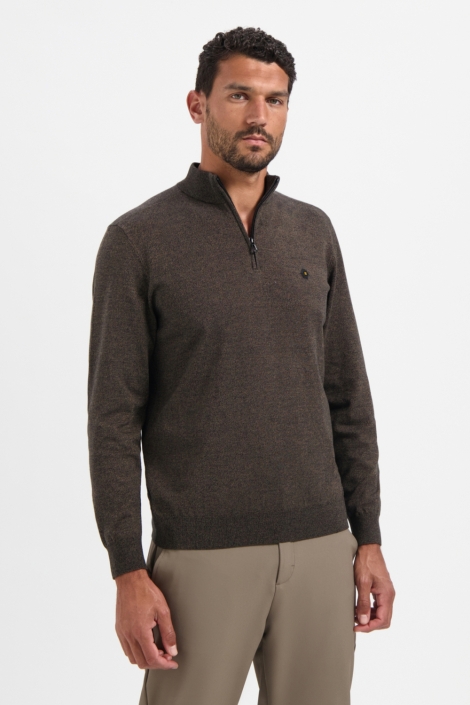 NO-EXCESS taupe heren trui | Model vooraanzicht