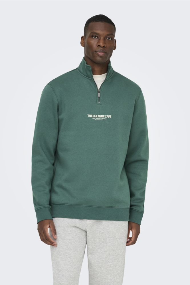 Only & Sons groene heren sweater | Model vooraanzicht
