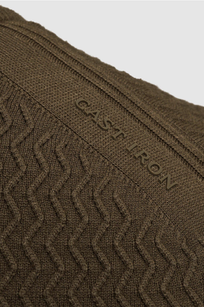 Cast Iron bruine heren trui | Close up