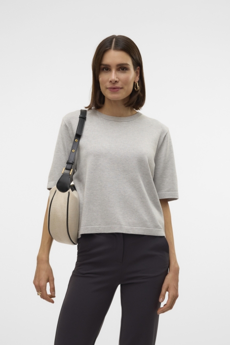 Vero Moda grijze dames trui | Model vooraanzicht