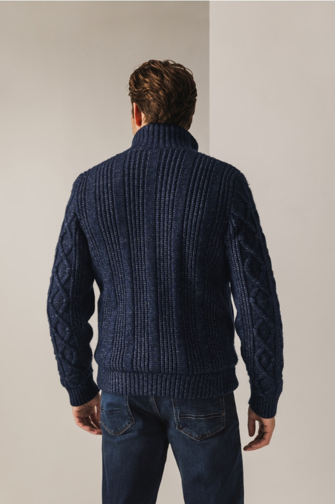 State of Art blauwe heren vest | Model achteraanzicht
