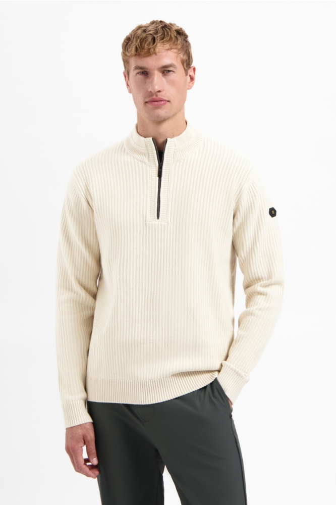 NO-EXCESS beige heren trui | Model vooraanzicht