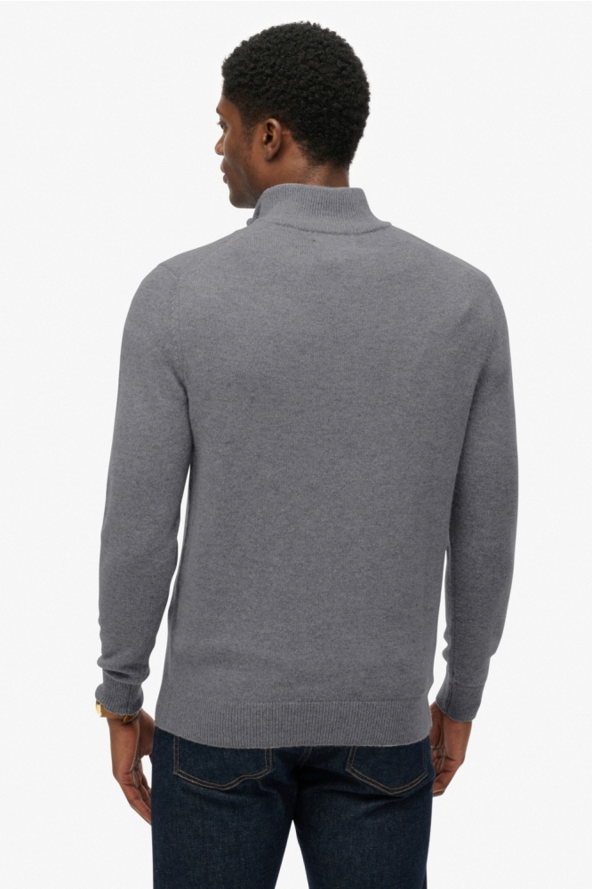 Superdry grijze heren trui | Model achteraanzicht