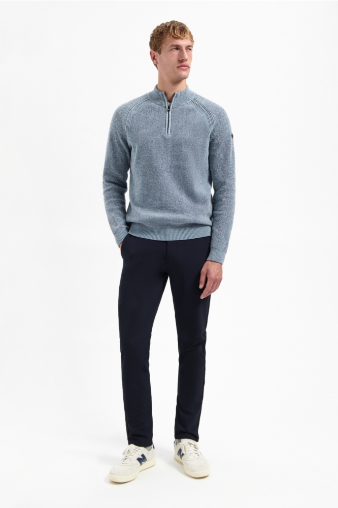 NO-EXCESS blauwe heren trui | Model