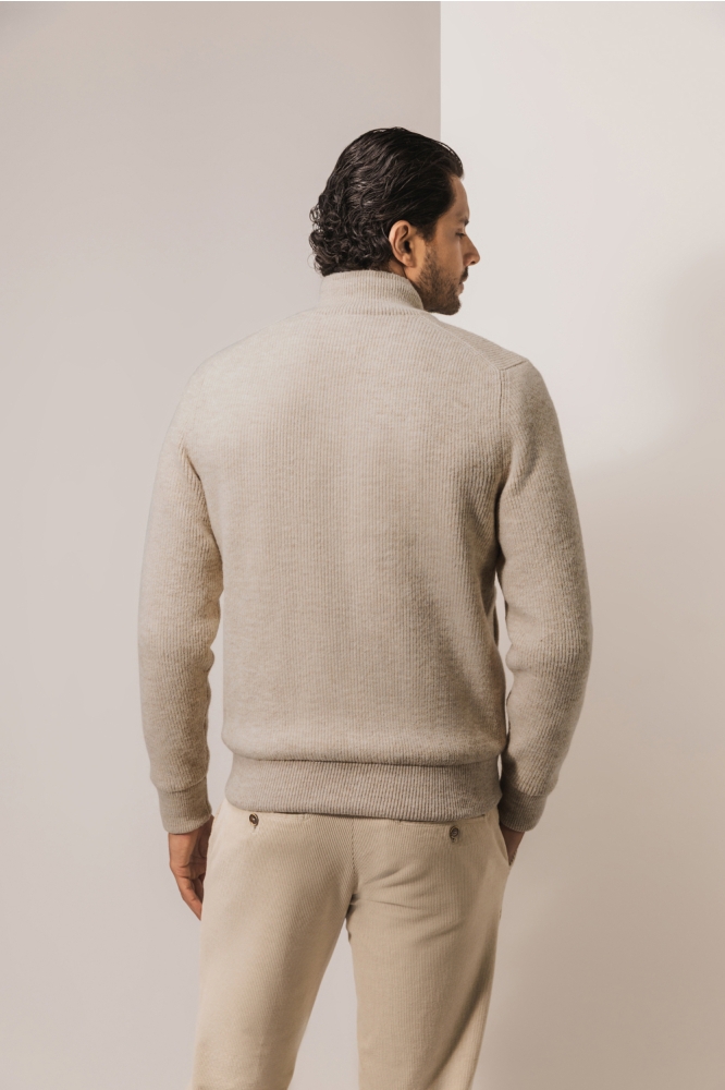 State of Art zand heren vest | Model achteraanzicht