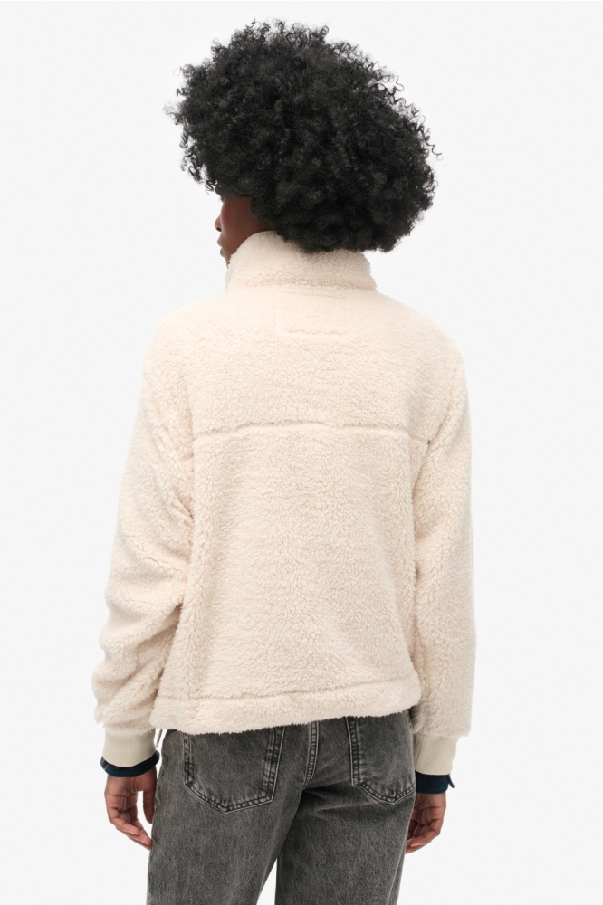 Superdry witte dames trui | Model achteraanzicht
