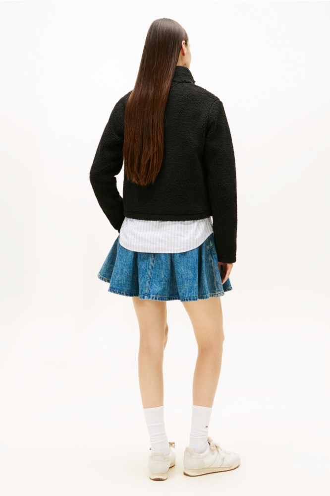 Tommy Jeans zwarte dames vest | Model