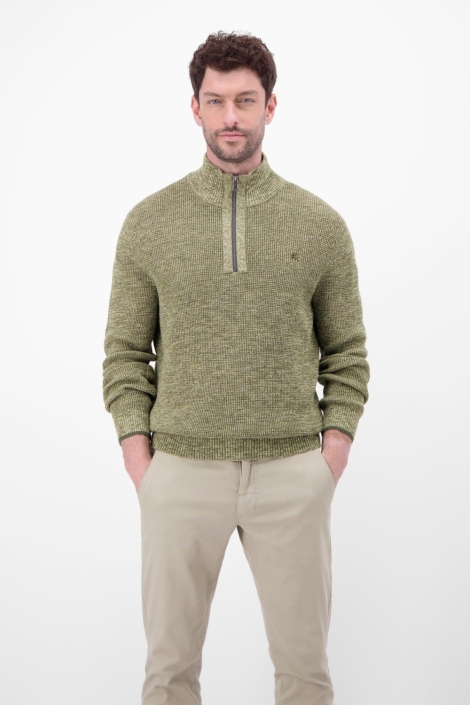 Lerros groene heren trui | Model vooraanzicht