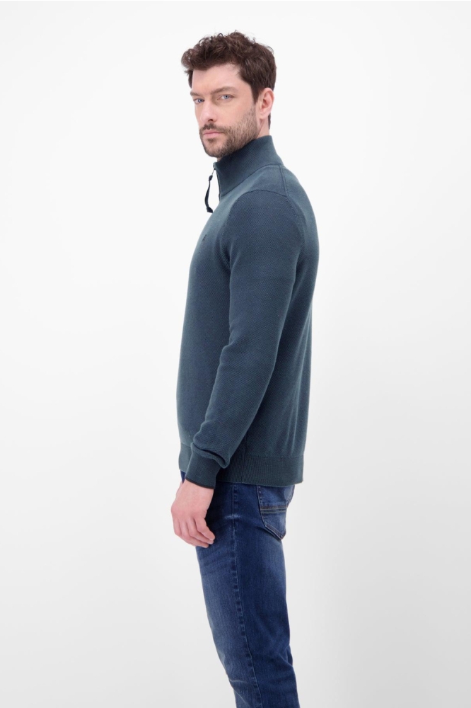 Lerros blauwe heren trui | Model zijaanzicht
