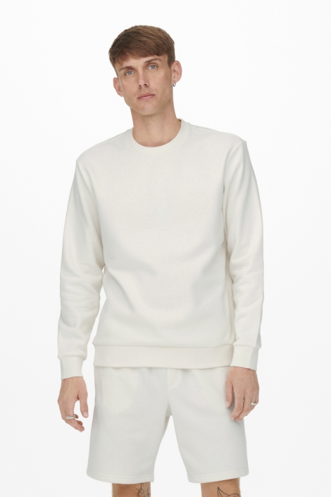 Only & Sons witte heren sweater | Model vooraanzicht