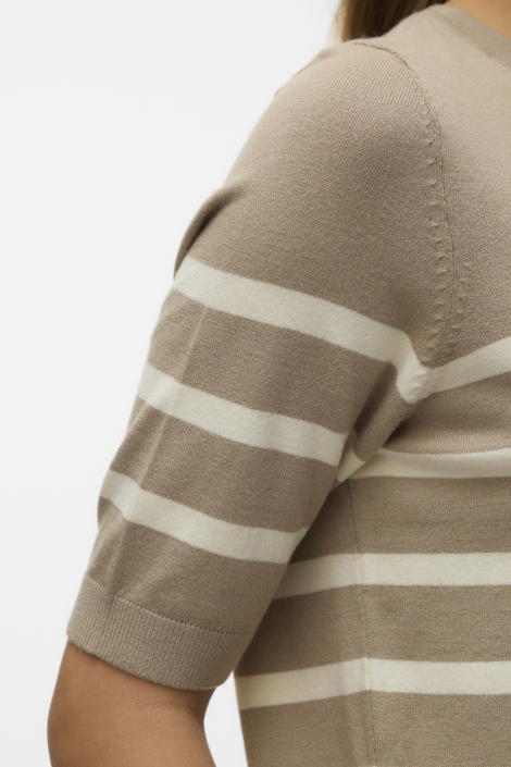 Vero Moda camel dames trui | Close up