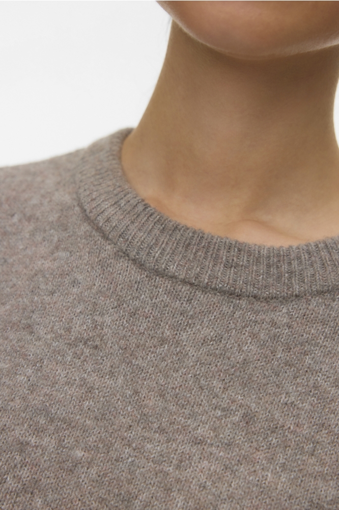 Vero Moda taupe dames trui | Close up