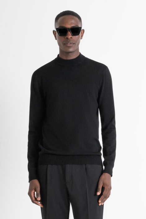 Antony Morato zwarte heren trui | Model achteraanzicht